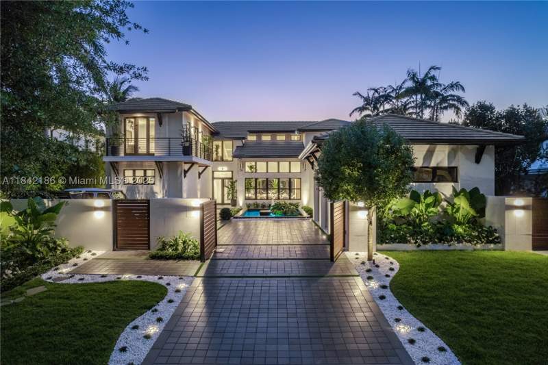 6 bedroom SingleFamilyResidence at 4241 Palm Ln, BAY POINT, Miami — photo 3