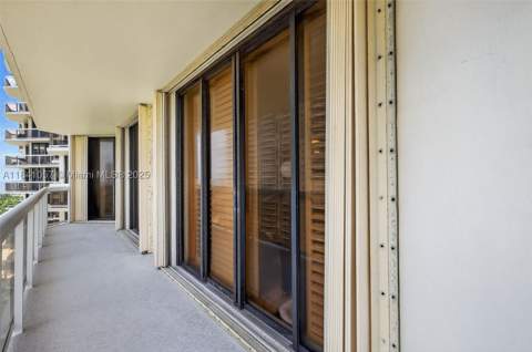 20185 E Country Club Dr 1405/1406, Aventura FL - photo 20 of 68