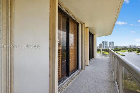 20185 E Country Club Dr 1405/1406, Aventura FL - photo 21 of 68