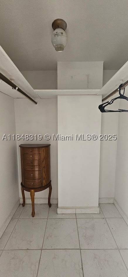 2025 NE 164th St 914, North Miami Beach FL - photo 7 of 9