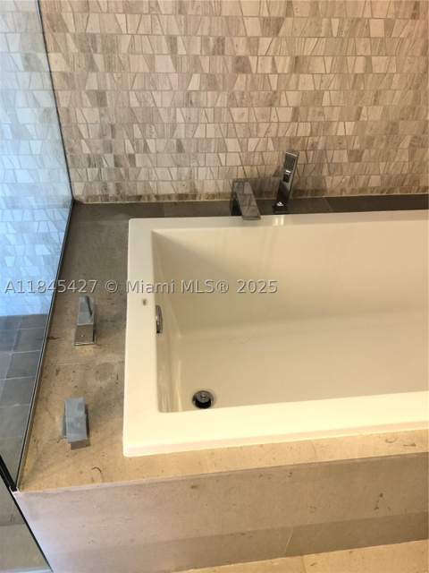 88 SW 7th St 2305, Miami FL - photo 20 of 48