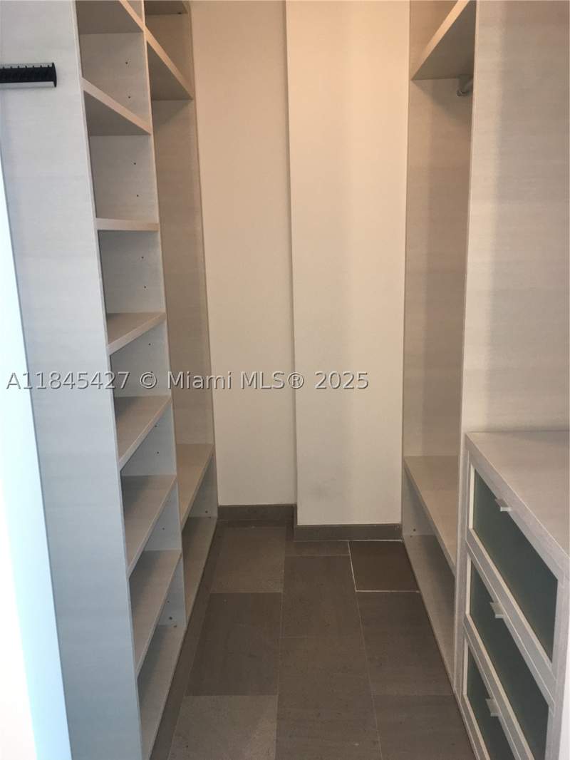2 bedroom Condominium at 88 SW 7th St 2305, Rise Condo, Miami — photo 3