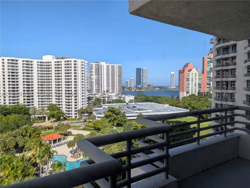 3 bedroom Condominium at 3300 NE 191 st 1207, Parc Central Aventura Sou, Aventura — photo 2