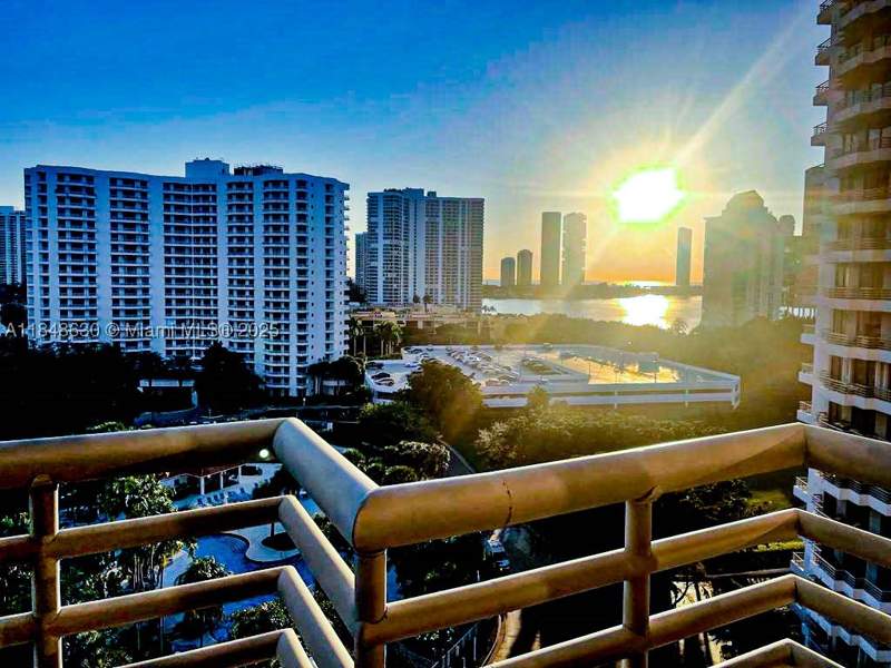 3 bedroom Condominium at 3300 NE 191 st 1207, Parc Central Aventura Sou, Aventura — photo 4