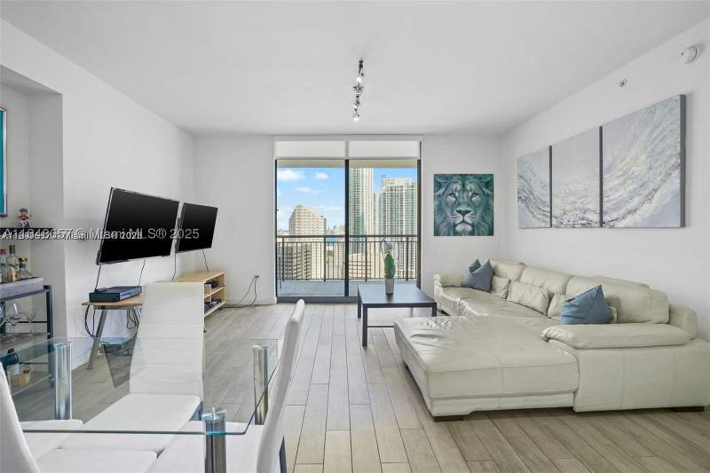 3 bedroom Condominium at 999 SW 1st Ave 2717, Nine At Mary Brickell Vil, Miami — photo 2