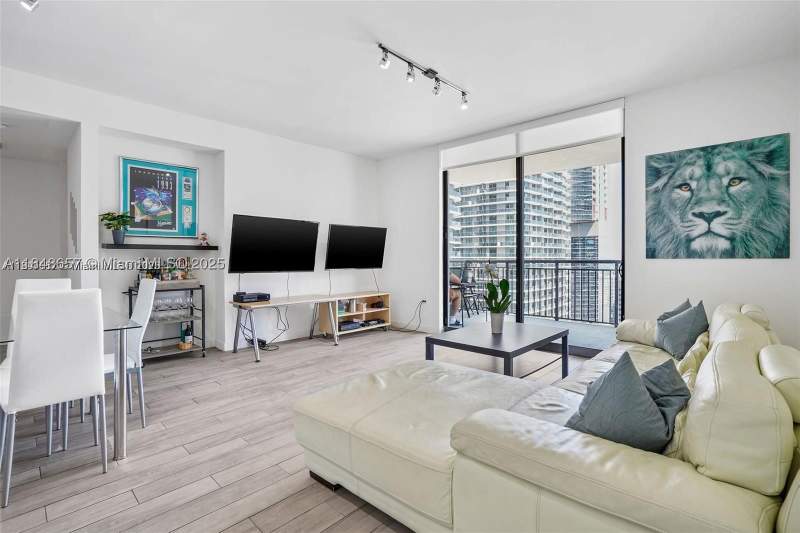 3 bedroom Condominium at 999 SW 1st Ave 2717, Nine At Mary Brickell Vil, Miami — photo 3