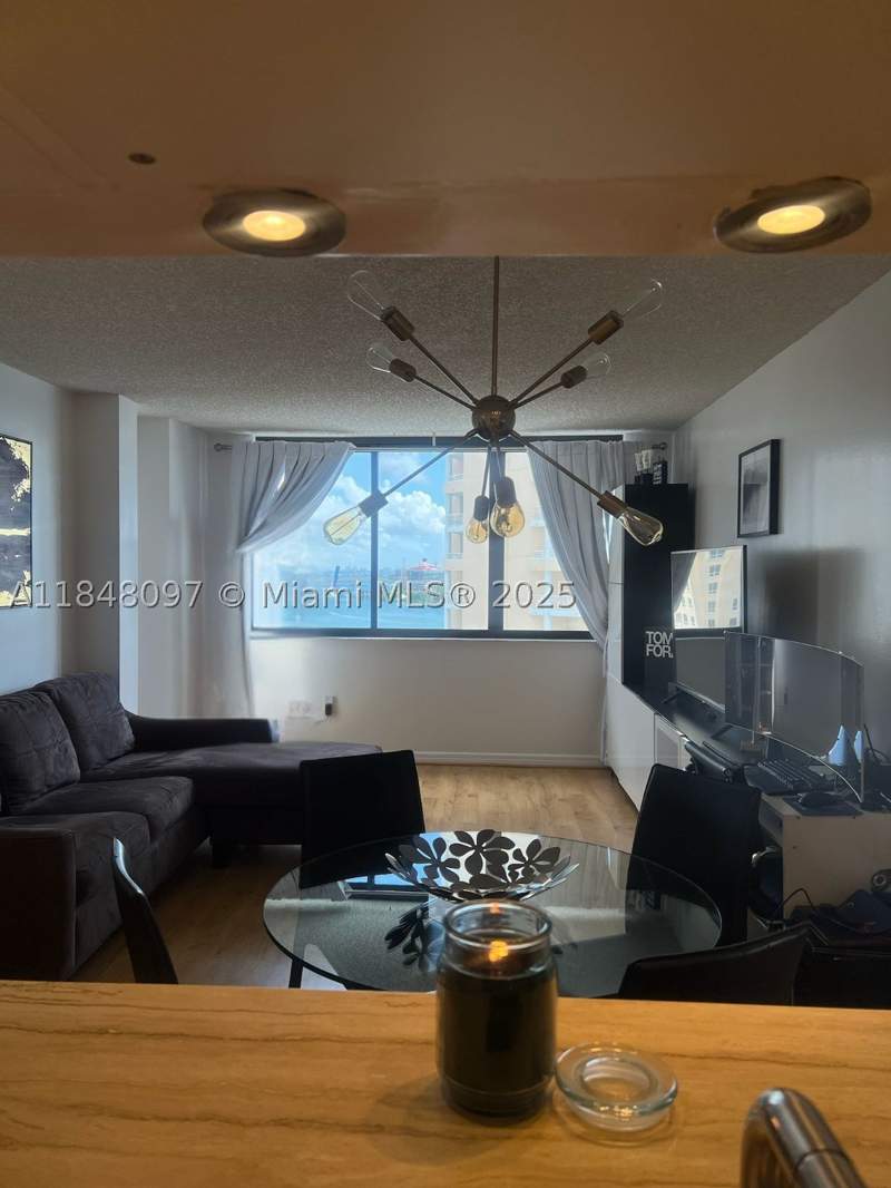1 bedroom Condominium at 540 Brickell Key Dr 1524, Brickell Key II Condo, Miami — photo 4