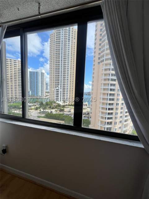 540 Brickell Key Dr 1524, Miami FL - photo 9 of 46
