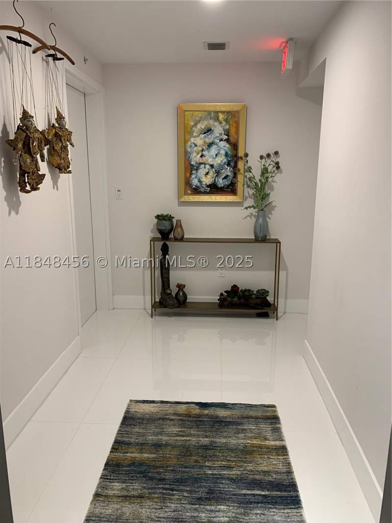 2 bedroom Condominium at 16385 Biscayne Blvd 1503 +2Parking, The Harbour North Condo, North Miami Beach — photo 2
