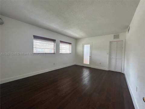 1020 94th St 202, Bay Harbor Islands FL - photo 8 of 12