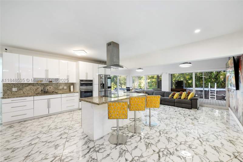 4 bedroom SingleFamilyResidence at 12599 NE 2nd Ave, Biscayne Park Ests Amd, North Miami — photo 2