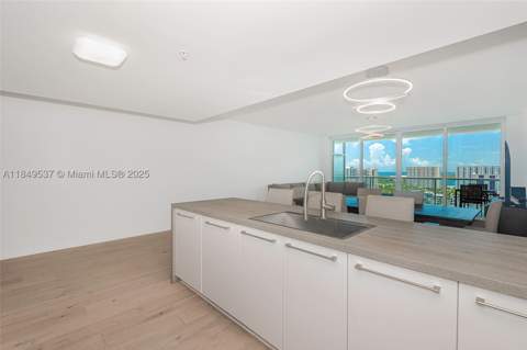 400 Sunny Isles Blvd 1819 One Level, Sunny Isles Beach FL - photo 17 of 65
