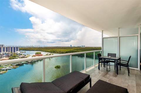 400 Sunny Isles Blvd 1819 One Level, Sunny Isles Beach FL - photo 6 of 65