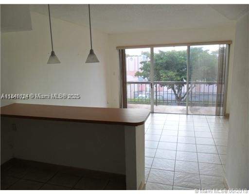 2 bedroom Condominium at 10900 SW 104th St 323, The Berkeley Condo, Miami — photo 2