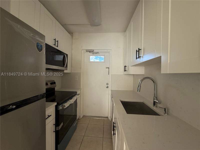 2 bedroom Condominium at 10900 SW 104th St 323, The Berkeley Condo, Miami — photo 3