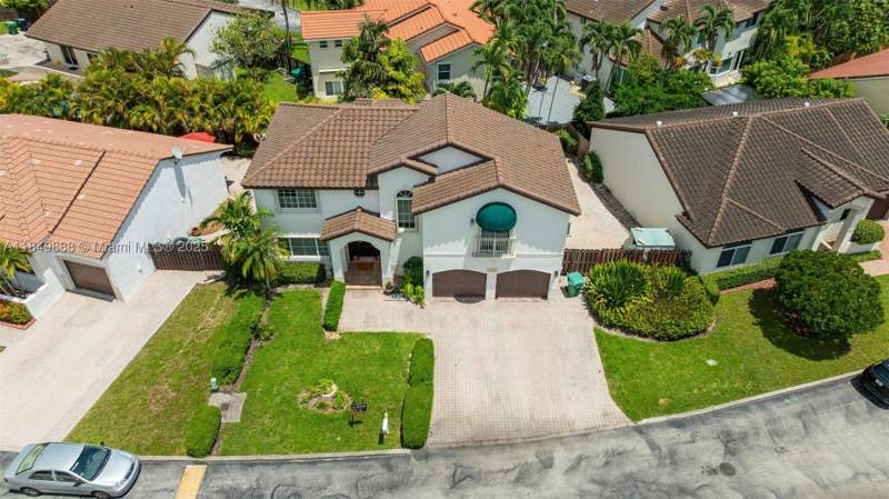 4 bedroom SingleFamilyResidence at 4471 SW 154th Ct, Imperial Group, Miami — photo 2