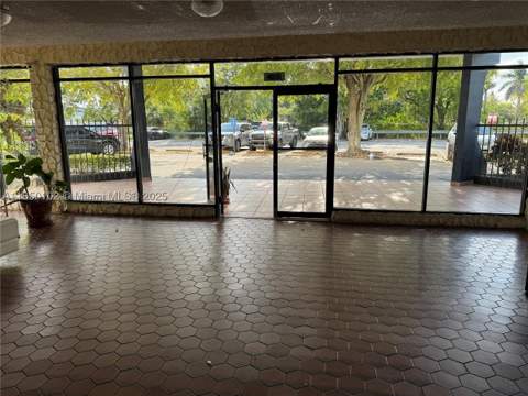 9682 Fontainebleau Blvd 401, Miami FL - photo 7 of 34