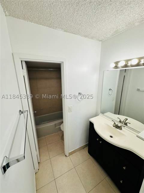 2020 NE 135th St 807, North Miami FL - photo 10 of 22