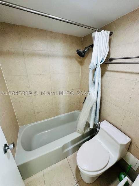 2020 NE 135th St 807, North Miami FL - photo 12 of 22