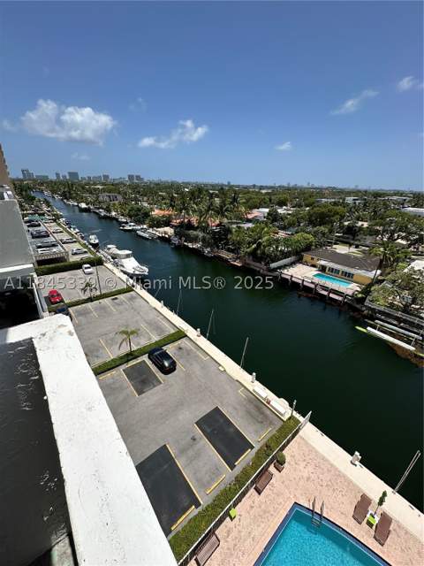 2020 NE 135th St 807, North Miami FL - photo 13 of 22