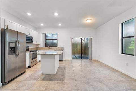 340 NE 208th Terrace 340, Miami FL - photo 19 of 38