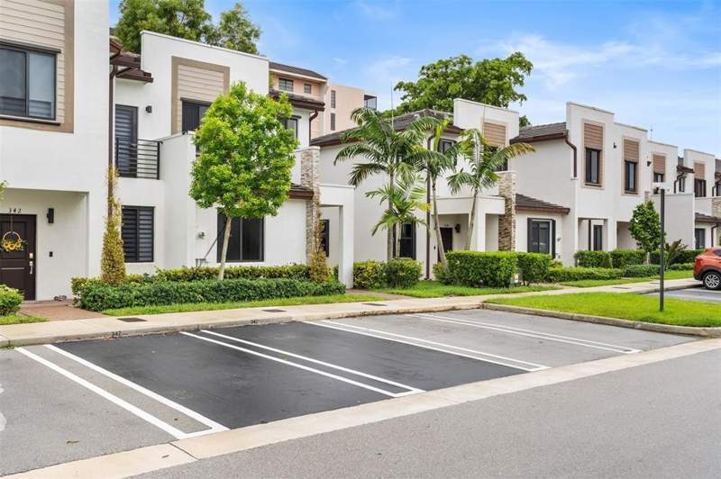 3 bedroom Townhouse at 340 NE 208th Terrace 340, Las Ramblas Via Ventura, Miami — photo 2