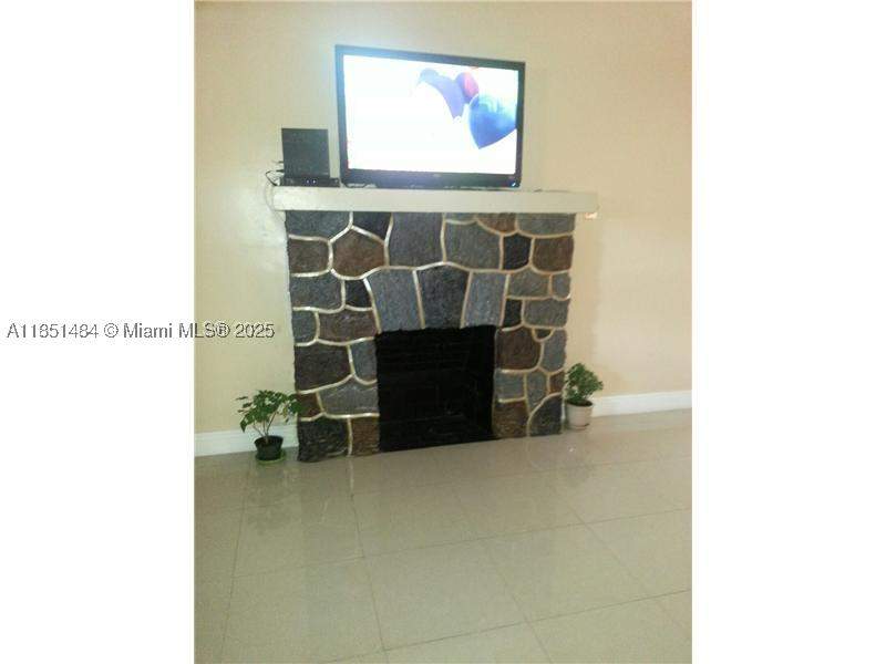 2 bedroom SingleFamilyResidence at 321 NW 13th Ave, Lawrence Estate Land Co, Miami — photo 3