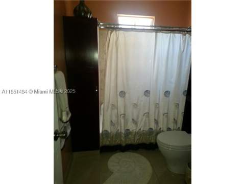 321 NW 13th Ave, Miami FL - photo 6 of 13