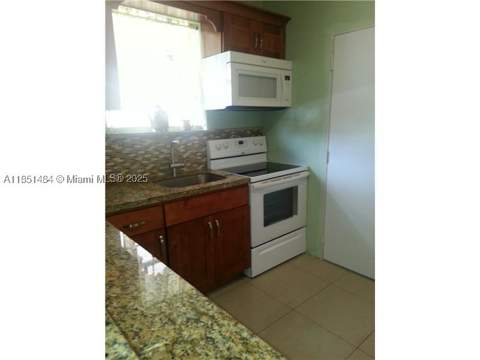321 NW 13th Ave, Miami FL - photo 8 of 13