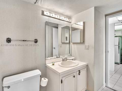 3675 N Country Club Dr 707, Aventura FL - photo 13 of 27