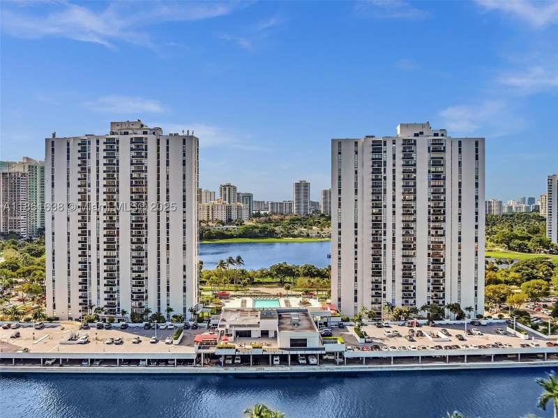 1 bedroom Condominium at 3675 N Country Club Dr 707, Aventura Eldorado Condo, Aventura — photo 2