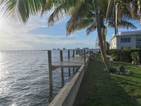 2200 Bay Dr 3, Miami Beach FL - photo 18 of 28
