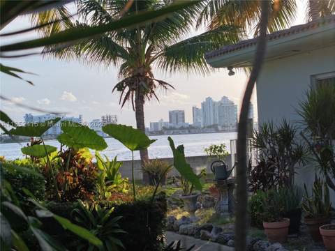 2200 Bay Dr 3, Miami Beach FL - photo 6 of 28