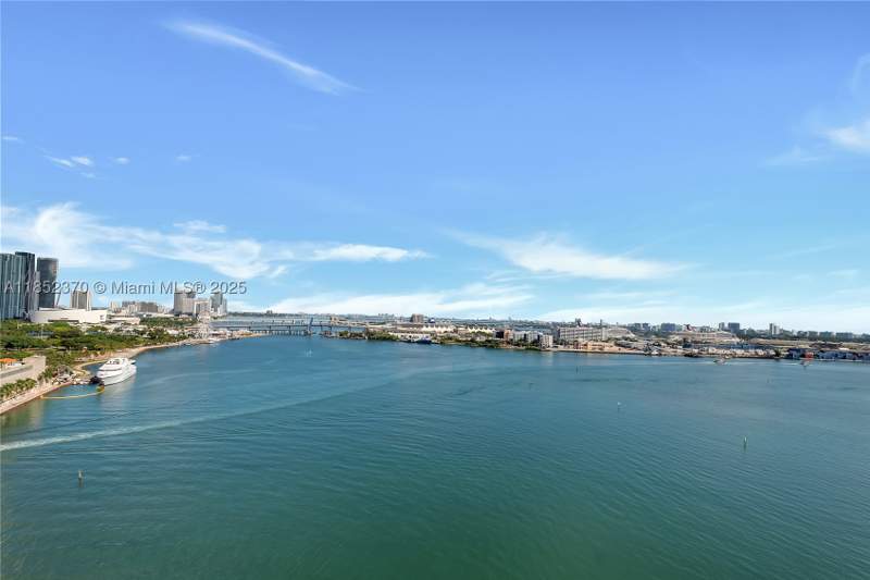 3 bedroom Condominium at 848 Brickell Key Dr 1906, Three Tequesta Point Cond, Miami — photo 2