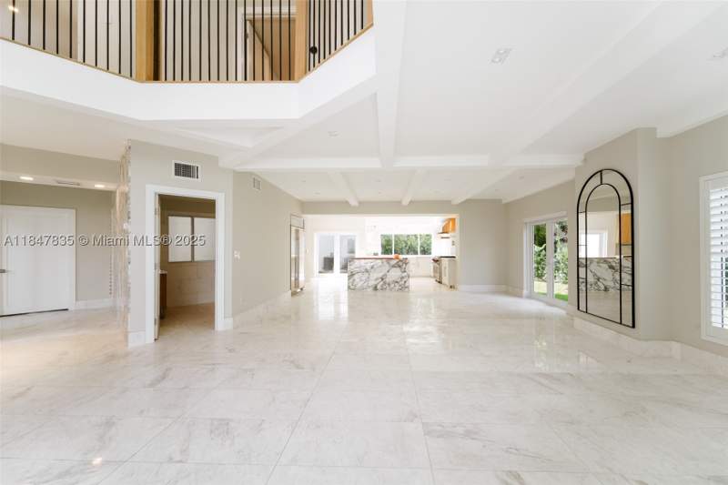 5 bedroom SingleFamilyResidence at 1981 S Oak Haven Cir, Oak Haven Sec 2, Miami — photo 4