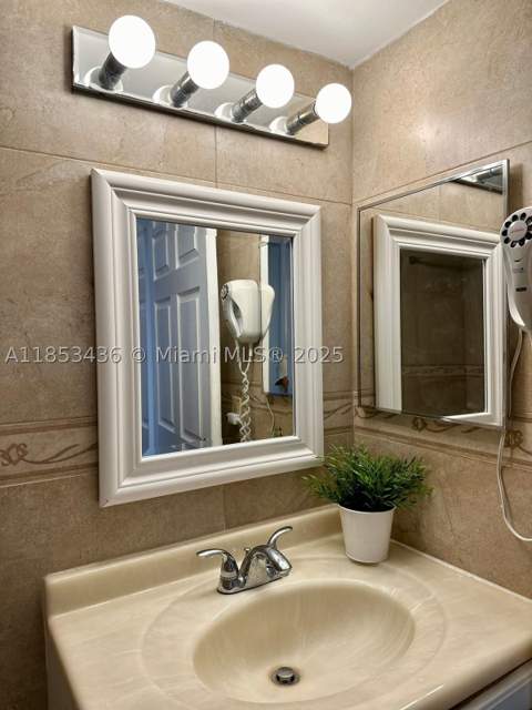 19201 Collins Ave 108, Sunny Isles Beach FL - photo 8 of 26