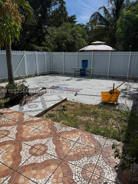985 NE 146th St, North Miami FL - photo 10 of 13