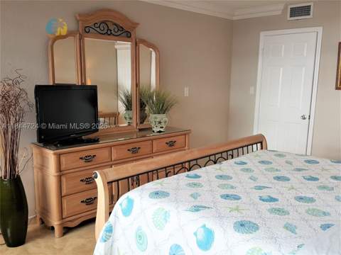 5225 Collins Ave 510, Miami Beach FL - photo 11 of 24