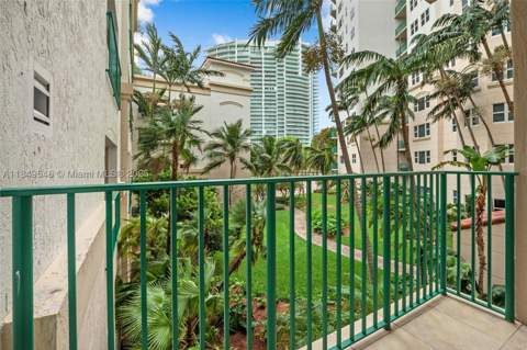 19900 E Country Club Dr 212, Aventura FL - photo 13 of 37