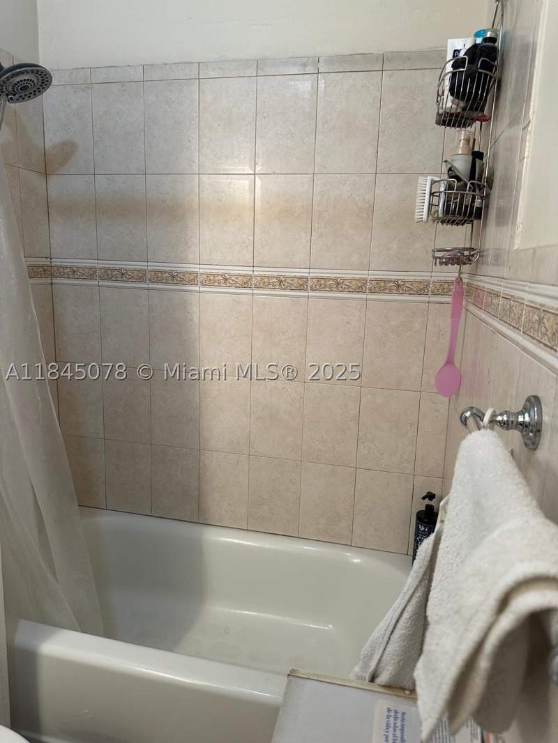 2 bedroom Condominium at 309 S Royal Poinciana Blvd 302, Royal Poinciana Condo, Miami Springs — photo 5