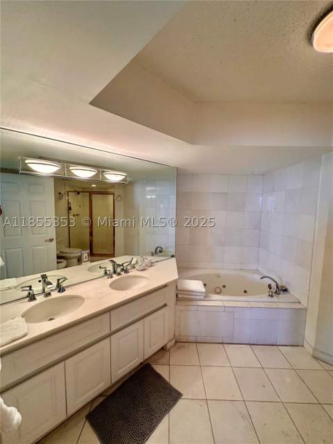 6301 Collins Ave 806, Miami Beach FL - photo 9 of 26