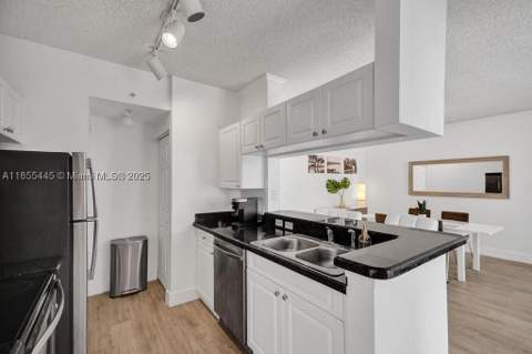 17100 N Bay Rd 1511, Sunny Isles Beach FL - photo 10 of 71