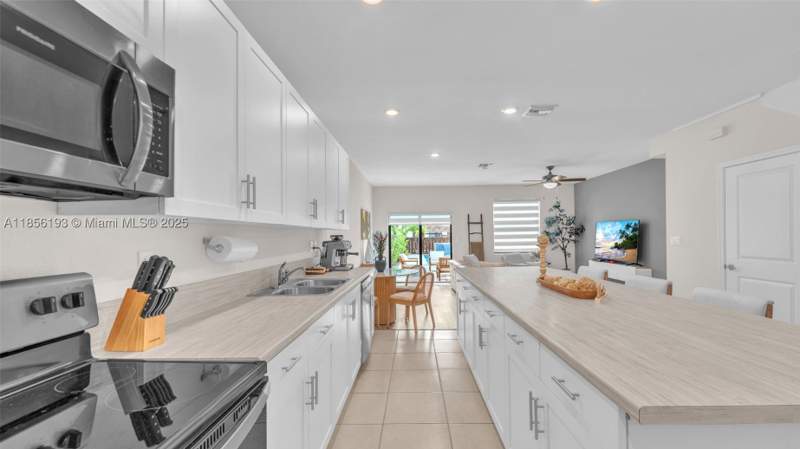 3 bedroom Townhouse at 25109 SW 108th Ct 0, S Allapattah Gardens, Homestead — photo 5