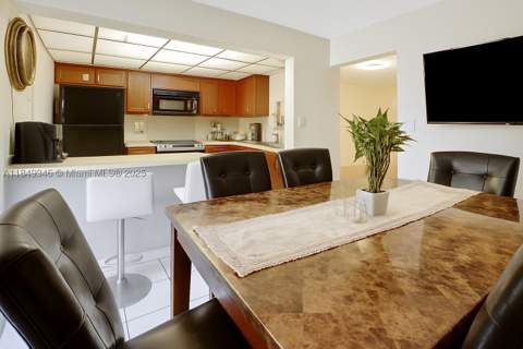 13731 SW 84th St B, Miami FL - photo 6 of 9