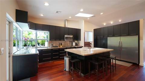 691 Ridgewood Rd, Key Biscayne FL - photo 21 of 67