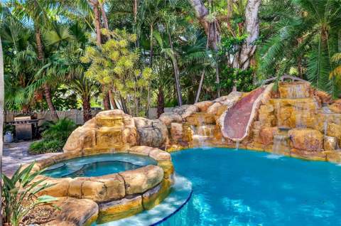 1051 NE 89th St, Miami FL - photo 11 of 54