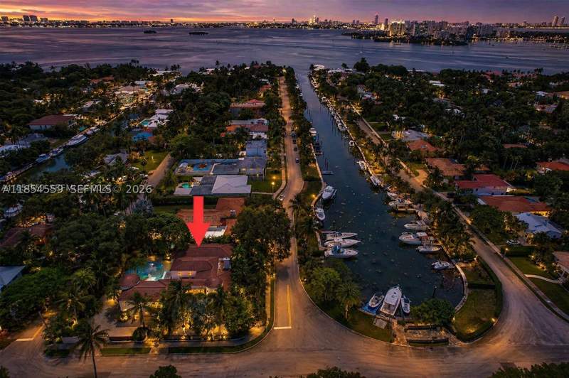 7 bedroom SingleFamilyResidence at 1051 NE 89th St, Amd Pl Of Belmar, Miami — photo 4