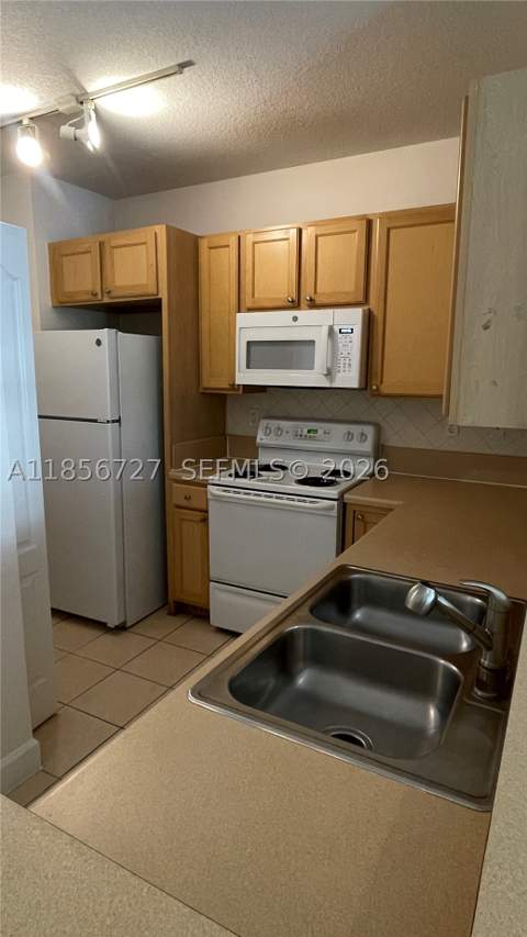 6001 SW 70th St 127, South Miami FL - photo 8 of 14