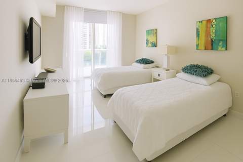 250 Sunny Isles Blvd 3-1506, Sunny Isles Beach FL - photo 18 of 22