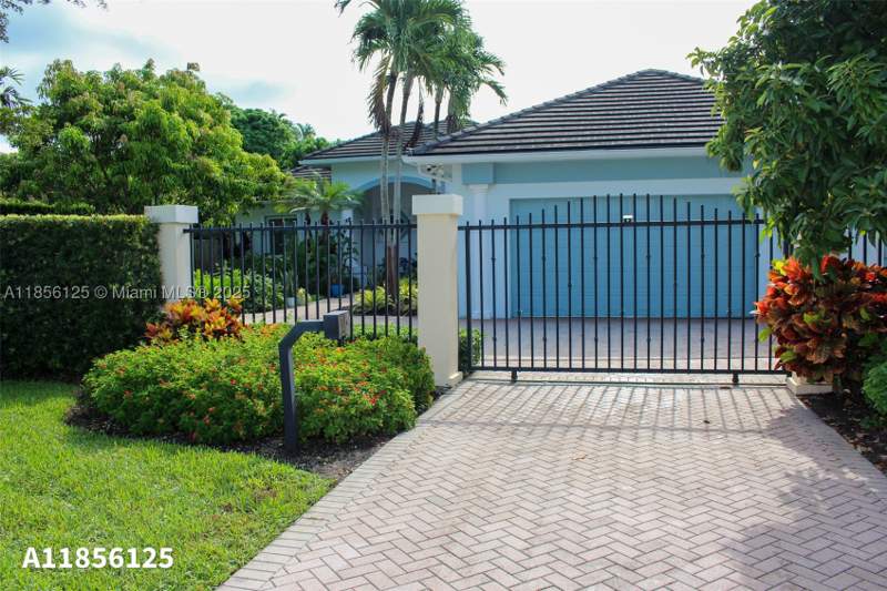 4 bedroom SingleFamilyResidence at 15255 SW 80th Ave, Lychee Nut Grove, Palmetto Bay — photo 2